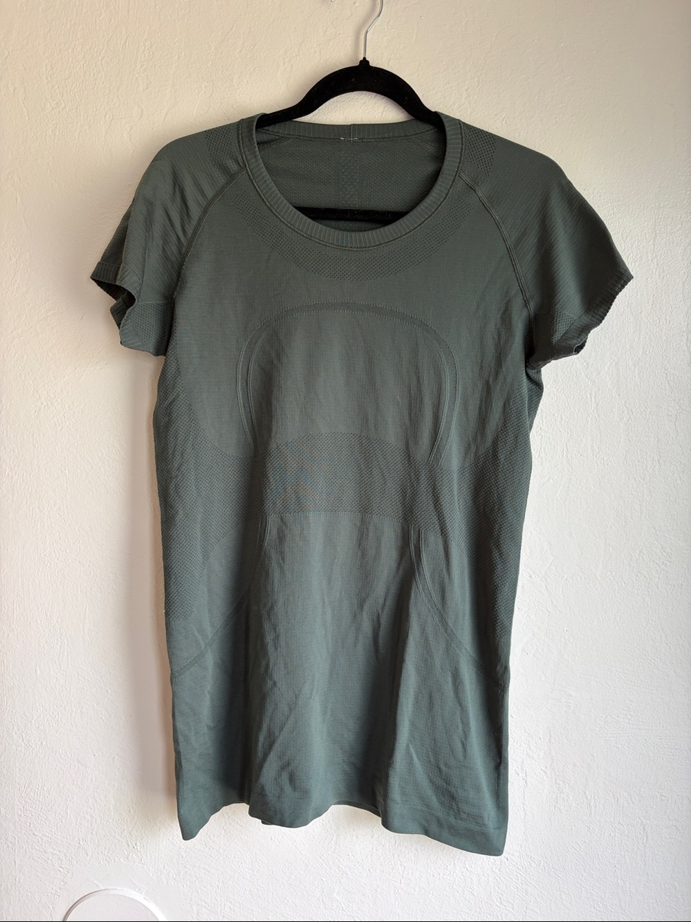 Lululemon Swiftly Tech Short Sleeve size 10 dark green